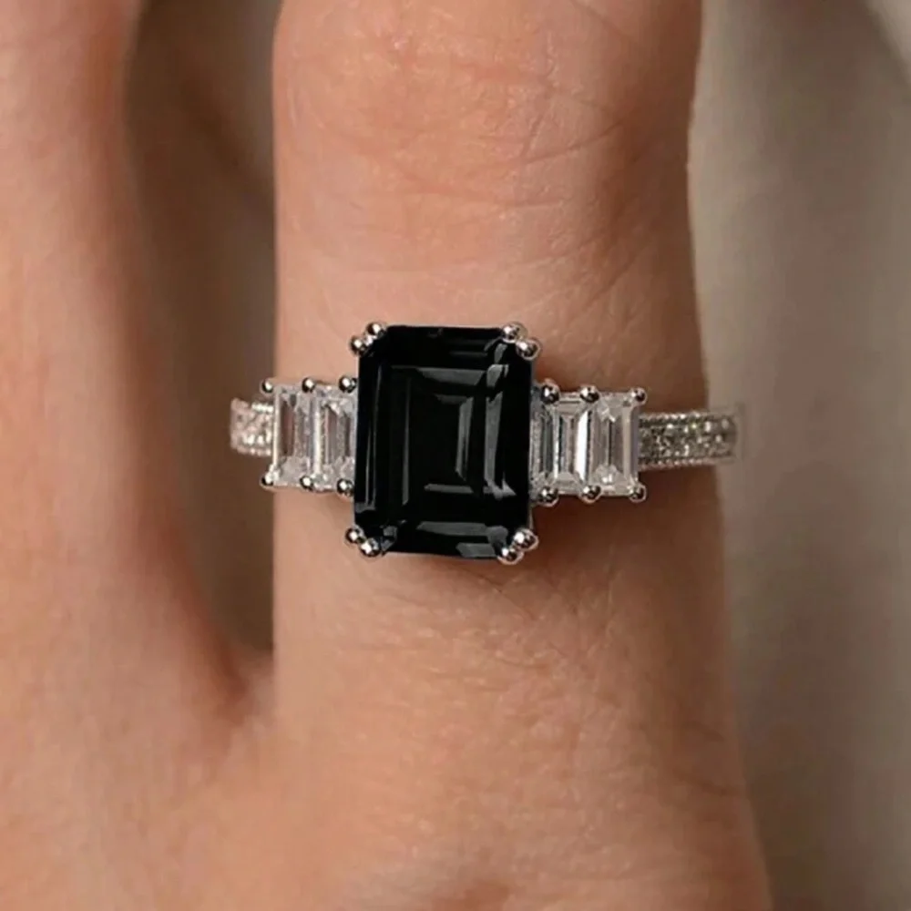 Elegant Black and Silver Ring 7